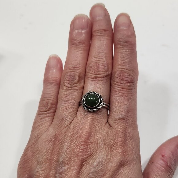 Vintage Sterling Silver Round Nephrite Jade Ring Size 5 - Picture 7 of 7